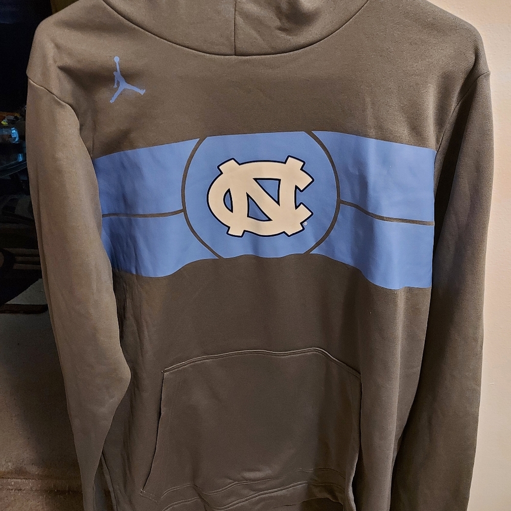 Like New Jordan NC Sweatshirt